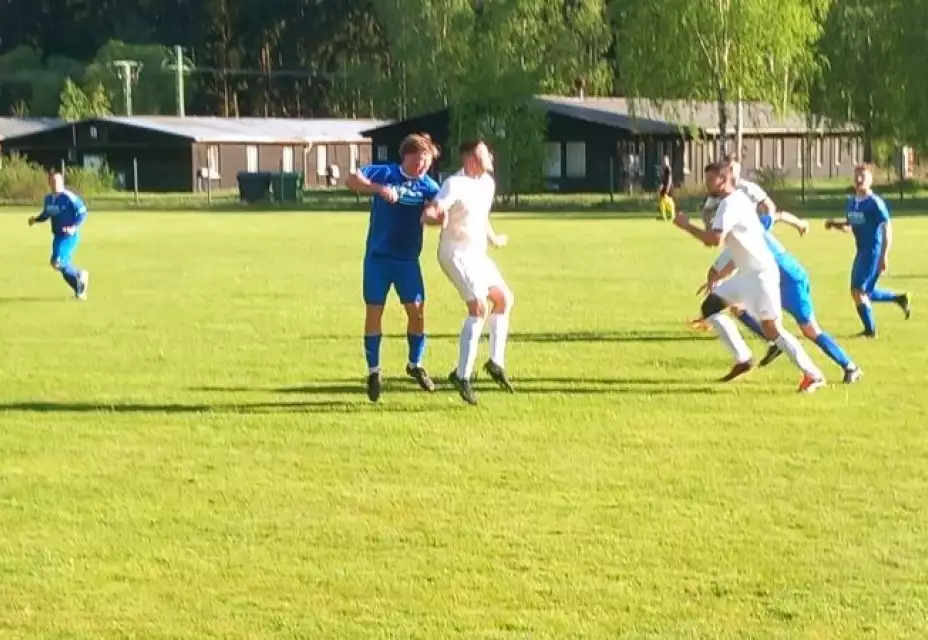 JISKRA BŘEZOVÁ-SLAVOJ KYNŠPERK 4-3 (2:2)
